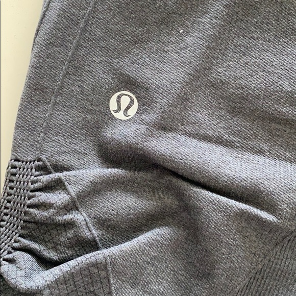 Lululemon In The Flow Crop size 6 dark gray - Picture 2 of 4